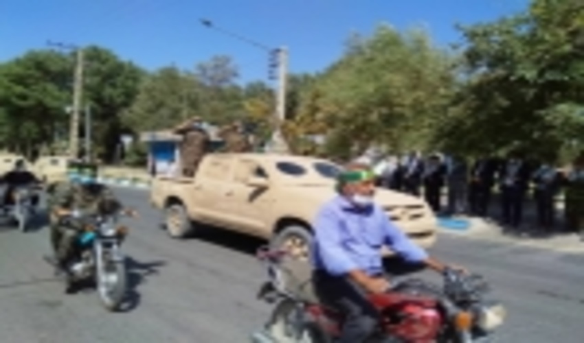 حضور یگان خودرویی منابع طبیعی شهرستان خلیل آباد در رژه ادوات نظامی هفته دفاع مقدس