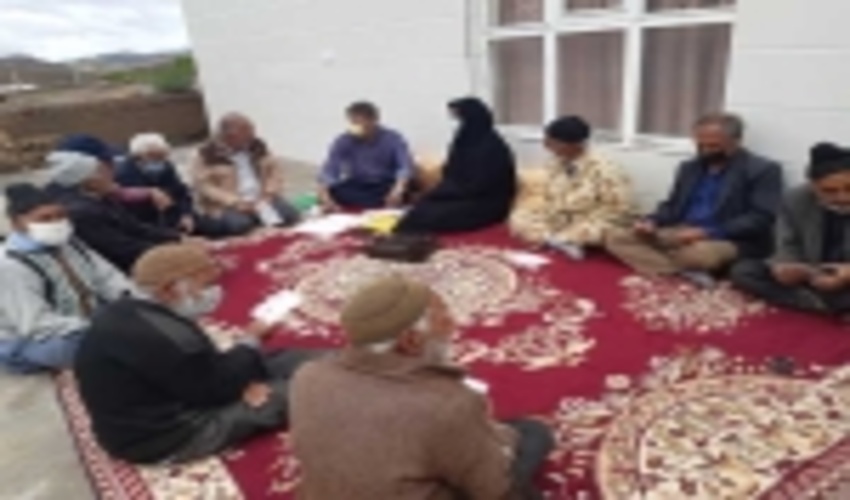 آشنایی مرتعداران روستای سنگ پیر شهرستان بردسکن با طرح های مرتعداری 