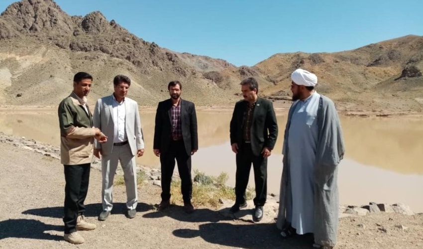 فیروزه-بند خاکی روستای سلیمانی مورد بازدید مسئولین استان و شهرستان فیروزه قرار گرفت