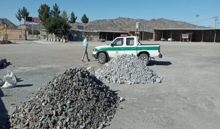 کشف و ضبط بیش از 12 تن سنگ معدن غیر مجاز از اراضی ملی در شهرستان مشهد