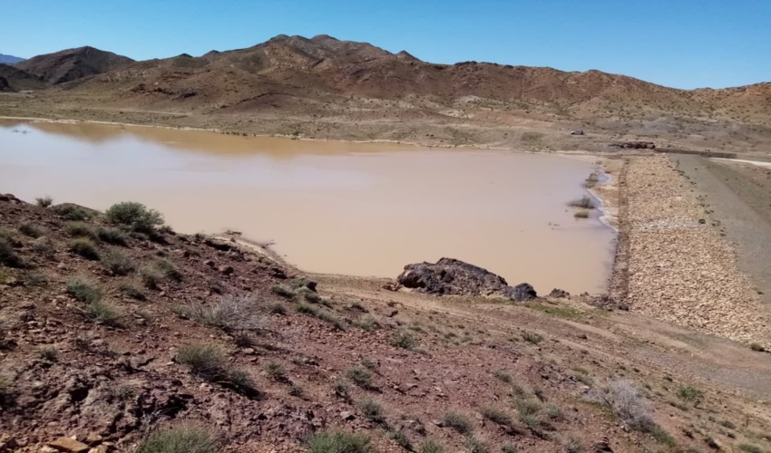 آبگیری پروژه آبخیزداری بندخاکی رحمت آباد شهرستان گناباد