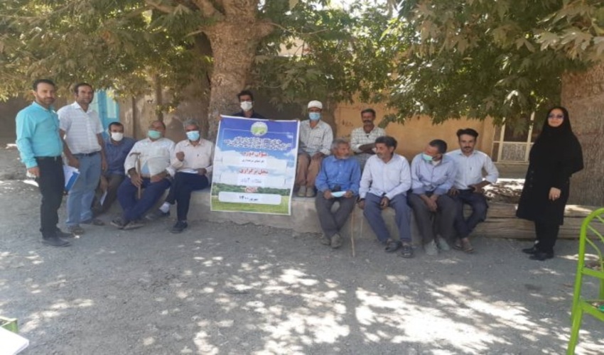 آگاهی بخشی مجریان و بهره برداران بسترساز مشارکت مردم در اجرای پروژه های منابع طبیعی