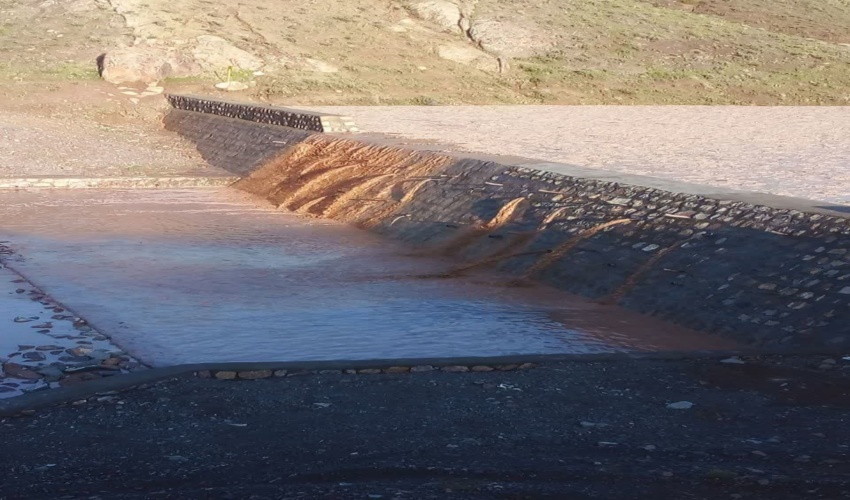 ابگیری پروژه ابخیزداری  بندسنگ ملاتی حوزه ابخیز روستای ساق شهرستان زاوه   