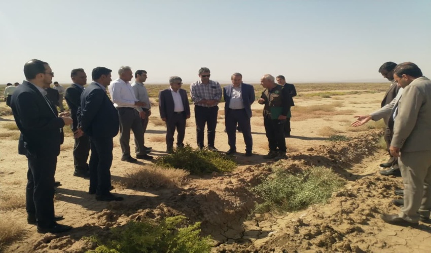 بازدید مسئولین شهرستان نیشابور از محل اجرای طرح ۱۳۰ هکتاری منطقه عزیزآباد